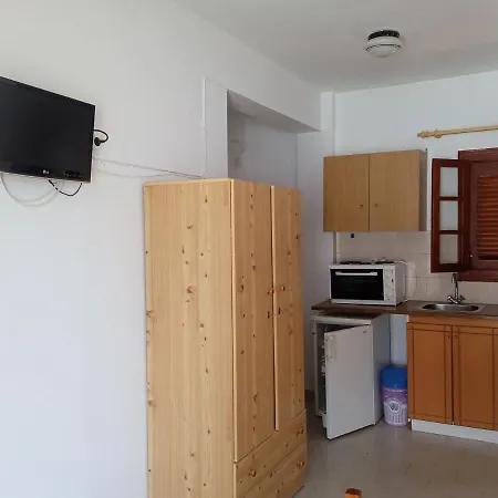 Апартаменты Athina 2 *