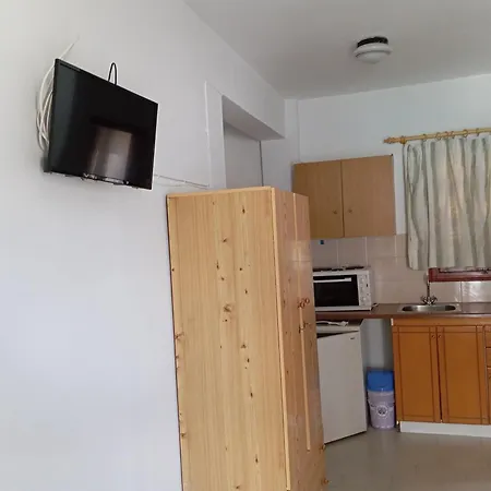 Athina 2 Апартаменты Батси